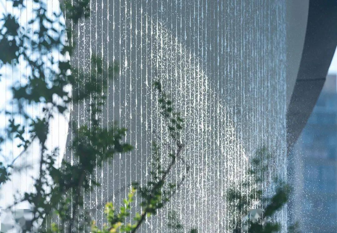 逃离遗弃的建筑4